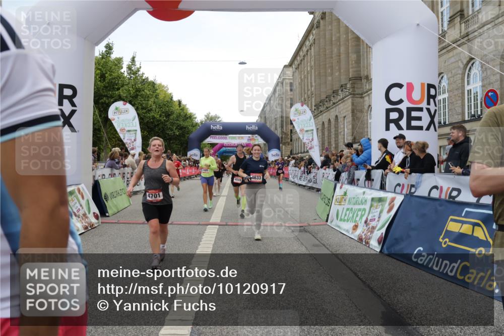 06.09.2026 - CURREX Alsterlauf Yannick Fuchs http://msf.ph/oto/10120917 06.09.2026 10:01:18 Ziel 2307, 2369, 2370, 2400, 2478, 2485, 3401, 3730, 3740, 4049, 4055, 4120, 4429, 4633, 4701, 5092, 5317, 5745, 5785, 6145, 6231, 6384, 6386, 6445, 8120 meine-sportfotos.de