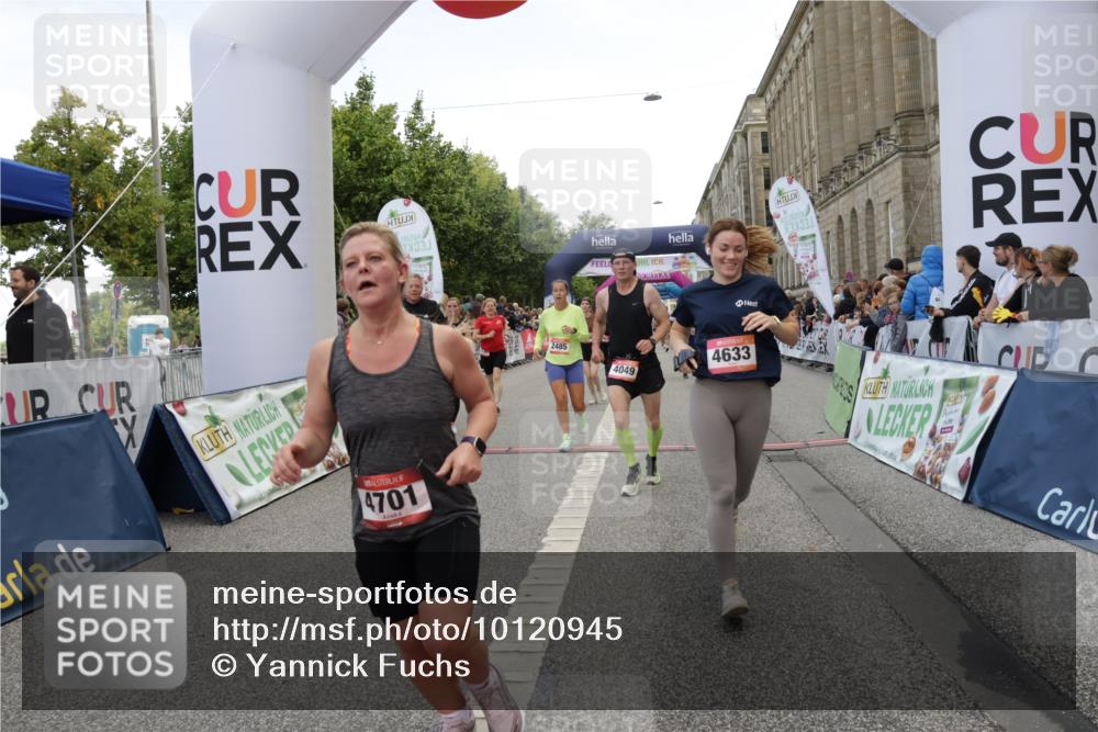 06.09.2026 - CURREX Alsterlauf Yannick Fuchs http://msf.ph/oto/10120945 06.09.2026 10:01:19 Ziel 2307, 2369, 2370, 2400, 2478, 2485, 3195, 3401, 3730, 3740, 4049, 4055, 4120, 4429, 4633, 4701, 5092, 5317, 5424, 5598, 5745, 5785, 6145, 6231, 6384, 6386, 6445, 8120 meine-sportfotos.de