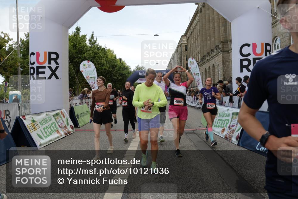 06.09.2026 - CURREX Alsterlauf Yannick Fuchs http://msf.ph/oto/10121036 06.09.2026 10:01:23 Ziel 2400, 2478, 2485, 3195, 3280, 3401, 3730, 3740, 4049, 4055, 4429, 4633, 4701, 5139, 5424, 5523, 5598, 5745, 6027, 6033, 6145, 6445 meine-sportfotos.de