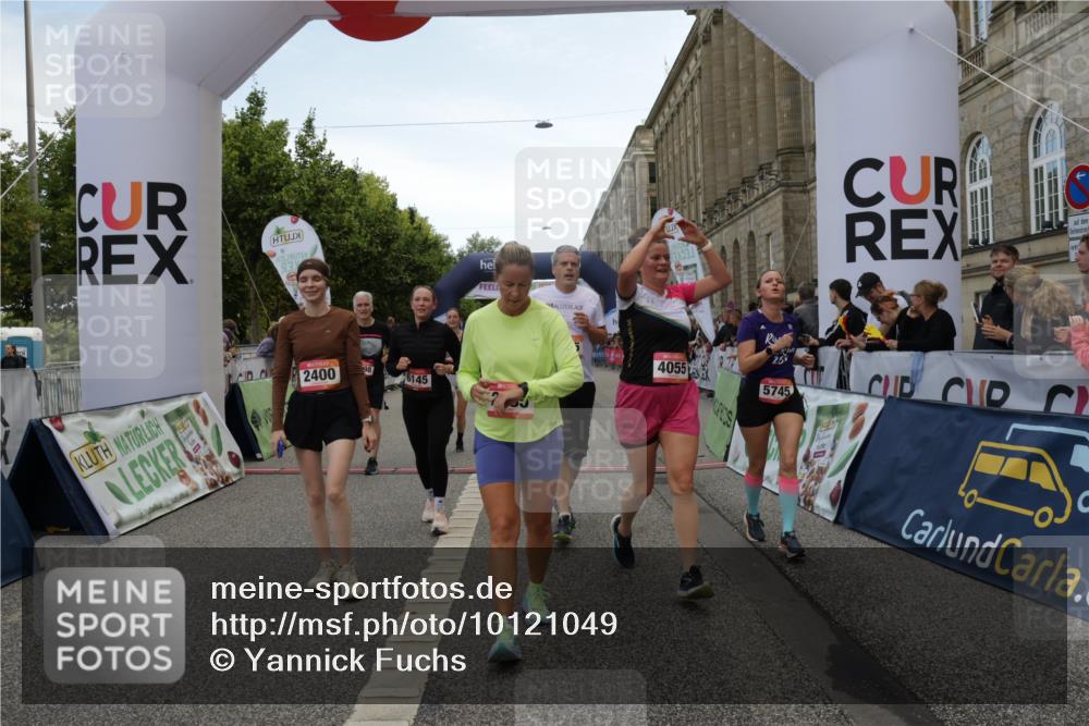 06.09.2026 - CURREX Alsterlauf Yannick Fuchs http://msf.ph/oto/10121049 06.09.2026 10:01:23 Ziel 2400, 2478, 2485, 3195, 3280, 3401, 3730, 3740, 4049, 4055, 4429, 4633, 4701, 5139, 5424, 5523, 5598, 5745, 6027, 6033, 6145, 6445 meine-sportfotos.de