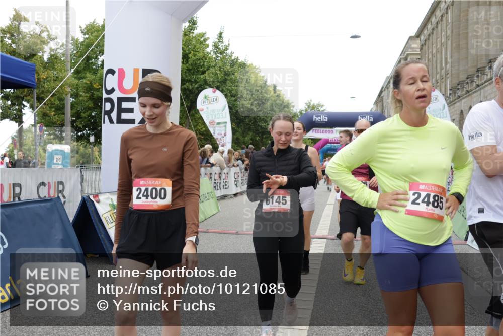 06.09.2026 - CURREX Alsterlauf Yannick Fuchs http://msf.ph/oto/10121085 06.09.2026 10:01:25 Ziel 2400, 2485, 2492, 3195, 3280, 3401, 3730, 3740, 4049, 4055, 4429, 4580, 4633, 5060, 5139, 5237, 5424, 5523, 5598, 5745, 5793, 6027, 6033, 6145, 6445 meine-sportfotos.de