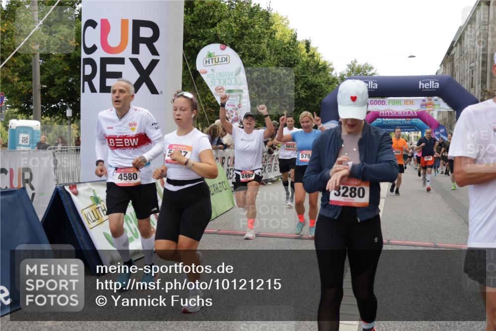 06.09.2026 - CURREX Alsterlauf Yannick Fuchs http://msf.ph/oto/10121215 06.09.2026 10:01:30 Ziel 2492, 3195, 3280, 3518, 4580, 4883, 4884, 5012, 5060, 5139, 5237, 5424, 5523, 5598, 5749, 5793, 5856, 6018, 6027, 6033, 6445 meine-sportfotos.de