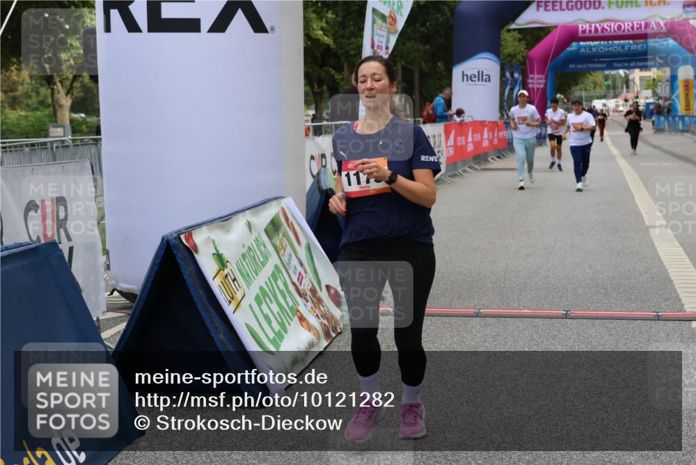 06.09.2026 - CURREX Alsterlauf Strokosch-Dieckow http://msf.ph/oto/10121282 06.09.2026 12:04:36 Ziel 1109, 1110, 1174, 1179 meine-sportfotos.de