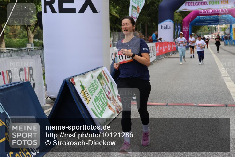 06.09.2026 - CURREX Alsterlauf Strokosch-Dieckow http://msf.ph/oto/10121286 06.09.2026 12:04:36 Ziel 1109, 1110, 1174, 1179 meine-sportfotos.de
