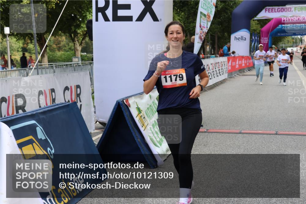 06.09.2026 - CURREX Alsterlauf Strokosch-Dieckow http://msf.ph/oto/10121309 06.09.2026 12:04:36 Ziel 1109, 1110, 1174, 1179 meine-sportfotos.de