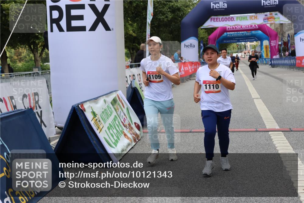 06.09.2026 - CURREX Alsterlauf Strokosch-Dieckow http://msf.ph/oto/10121343 06.09.2026 12:04:43 Ziel 1109, 1110, 8090 meine-sportfotos.de