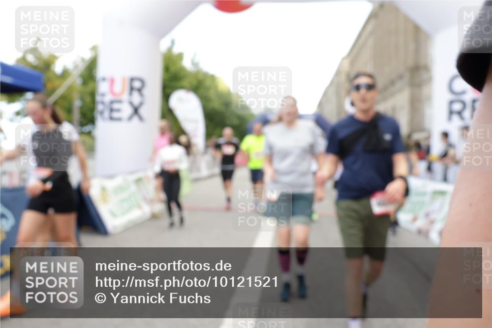 06.09.2026 - CURREX Alsterlauf Yannick Fuchs http://msf.ph/oto/10121521 06.09.2026 10:01:40 Ziel 2249, 2496, 2733, 3115, 3544, 4067, 4073, 4121, 4259, 4551, 4552, 4638, 4883, 4884, 4921, 5106, 5192, 5388, 5429, 5669, 5749, 5856, 5918, 5976, 6018, 6114, 8037, 8038, 8062 meine-sportfotos.de