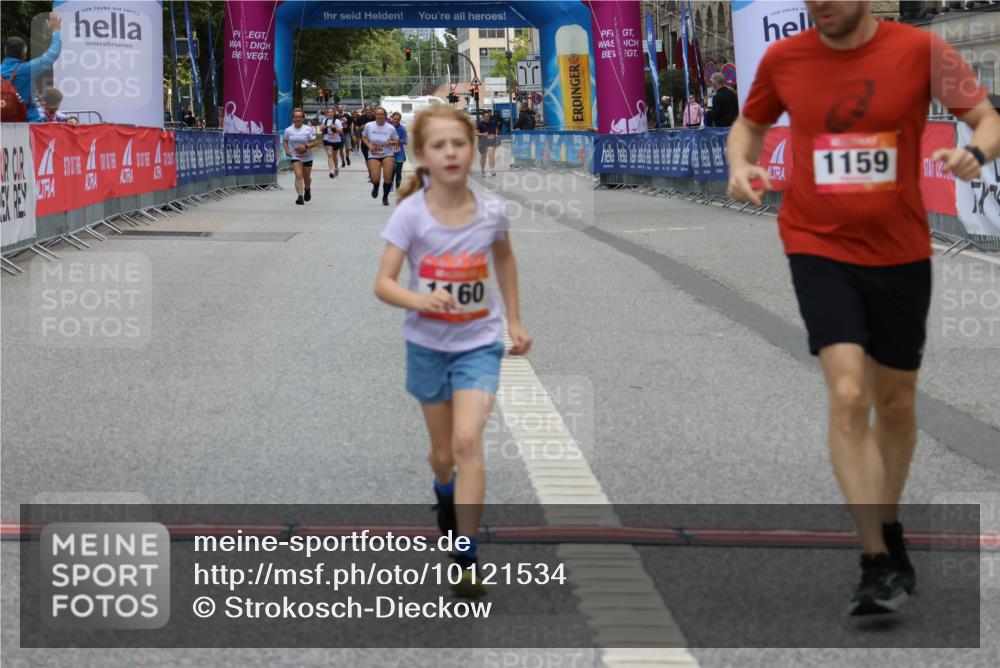 06.09.2026 - CURREX Alsterlauf Strokosch-Dieckow http://msf.ph/oto/10121534 06.09.2026 12:05:08 Ziel 1159, 1160, 1330, 2484 meine-sportfotos.de