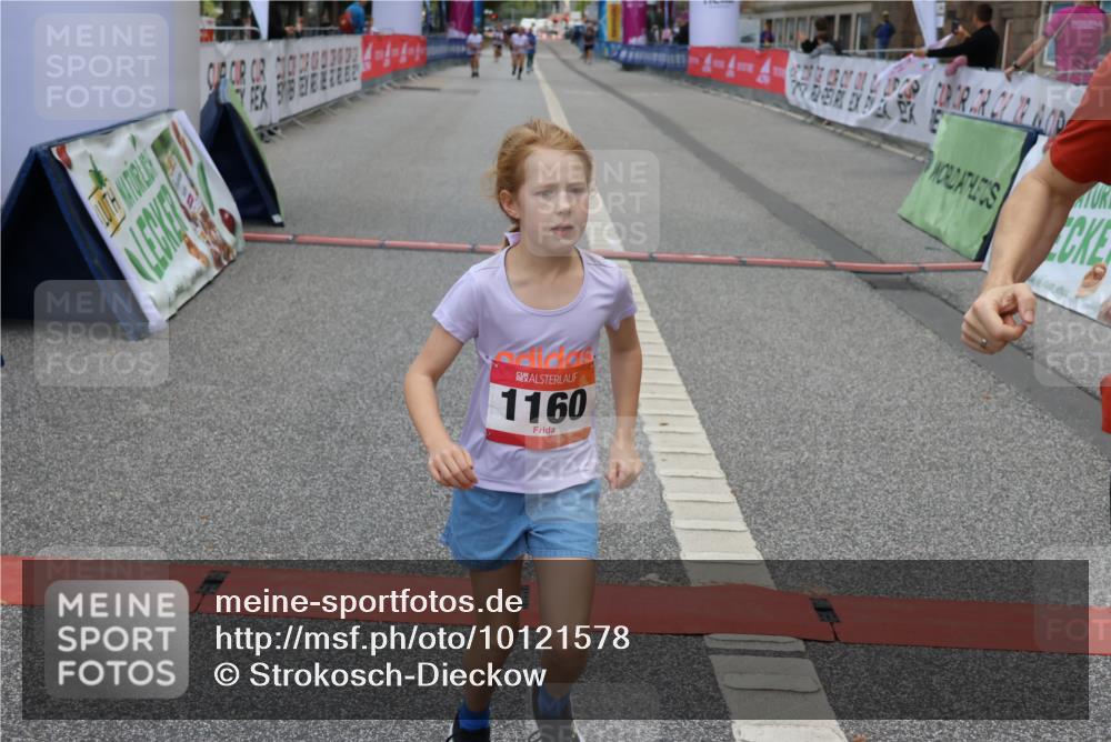 06.09.2026 - CURREX Alsterlauf Strokosch-Dieckow http://msf.ph/oto/10121578 06.09.2026 12:05:10 Ziel 1159, 1160, 1330, 2484 meine-sportfotos.de