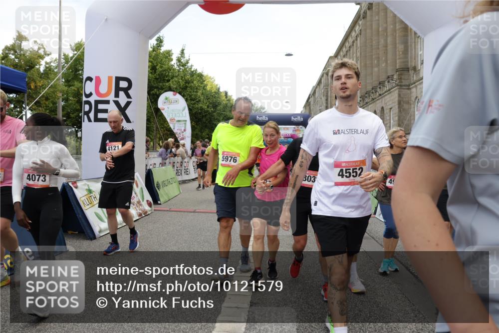 06.09.2026 - CURREX Alsterlauf Yannick Fuchs http://msf.ph/oto/10121579 06.09.2026 10:01:42 Ziel 2249, 2385, 2496, 2733, 2977, 3115, 3544, 3563, 4067, 4073, 4121, 4259, 4551, 4552, 4608, 4638, 4921, 5106, 5186, 5192, 5388, 5429, 5669, 5734, 5918, 5976, 6114, 8037, 8038, 8062 meine-sportfotos.de