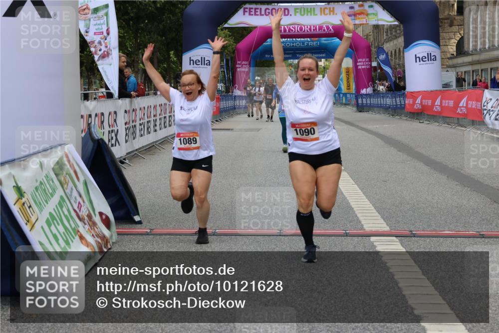 06.09.2026 - CURREX Alsterlauf Strokosch-Dieckow http://msf.ph/oto/10121628 06.09.2026 12:05:22 Ziel 1089, 1090, 1347 meine-sportfotos.de