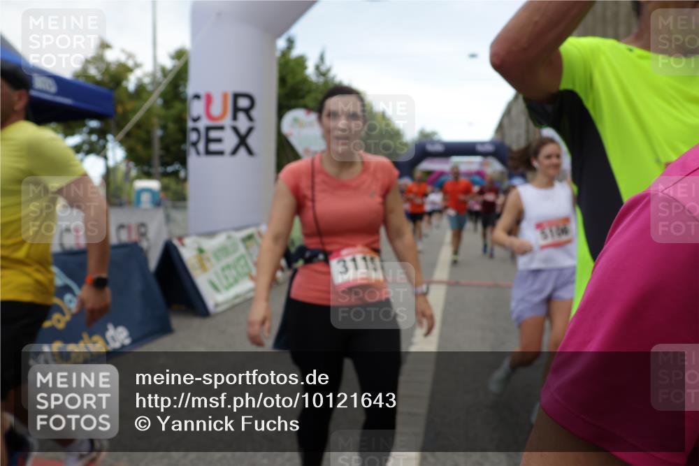 06.09.2026 - CURREX Alsterlauf Yannick Fuchs http://msf.ph/oto/10121643 06.09.2026 10:01:45 Ziel 2385, 2733, 2977, 3115, 3448, 3563, 4067, 4073, 4117, 4121, 4162, 4551, 4552, 4608, 4921, 5106, 5186, 5380, 5388, 5429, 5734, 5918, 5976, 6171, 8037, 8038, 8062, 8122 meine-sportfotos.de