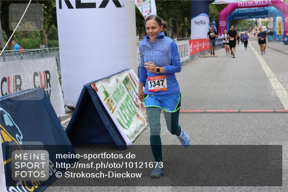 06.09.2026 - CURREX Alsterlauf Strokosch-Dieckow http://msf.ph/oto/10121673 06.09.2026 12:05:28 Ziel 1089, 1090, 1347 meine-sportfotos.de