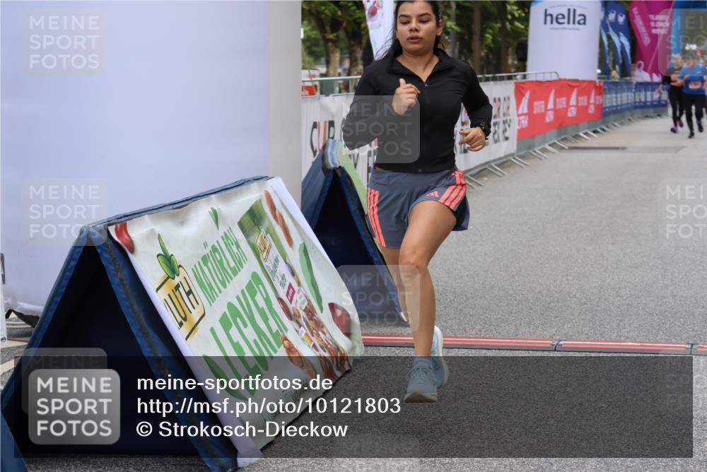 06.09.2026 - CURREX Alsterlauf Strokosch-Dieckow http://msf.ph/oto/10121803 06.09.2026 12:05:45 Ziel 1131, 1304, 1327 meine-sportfotos.de