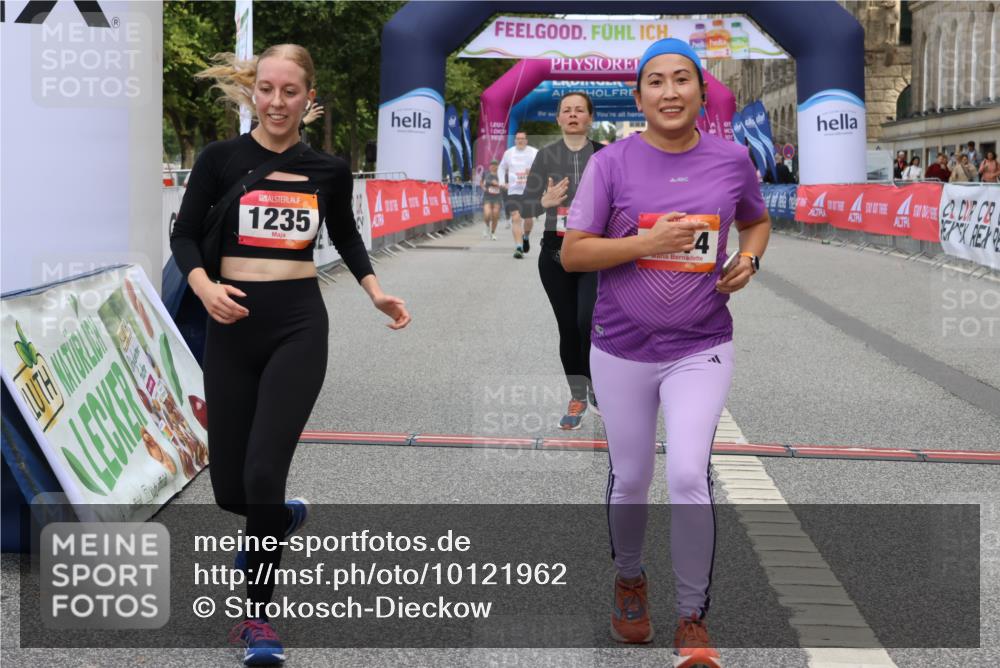 06.09.2026 - CURREX Alsterlauf Strokosch-Dieckow http://msf.ph/oto/10121962 06.09.2026 12:06:01 Ziel 1205, 1206, 1224, 1235, 1301, 1314 meine-sportfotos.de
