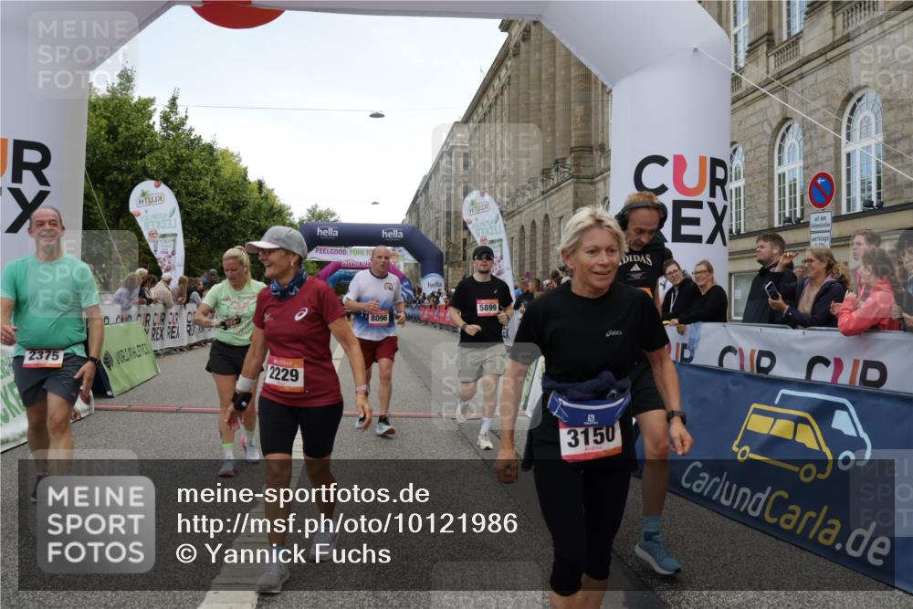 06.09.2026 - CURREX Alsterlauf Yannick Fuchs http://msf.ph/oto/10121986 06.09.2026 10:01:57 Ziel 2040, 2113, 2229, 2375, 2775, 3150, 3322, 3448, 3585, 3618, 4127, 4618, 5265, 5380, 5542, 5679, 5769, 5899, 6171, 6208, 6341, 8096 meine-sportfotos.de