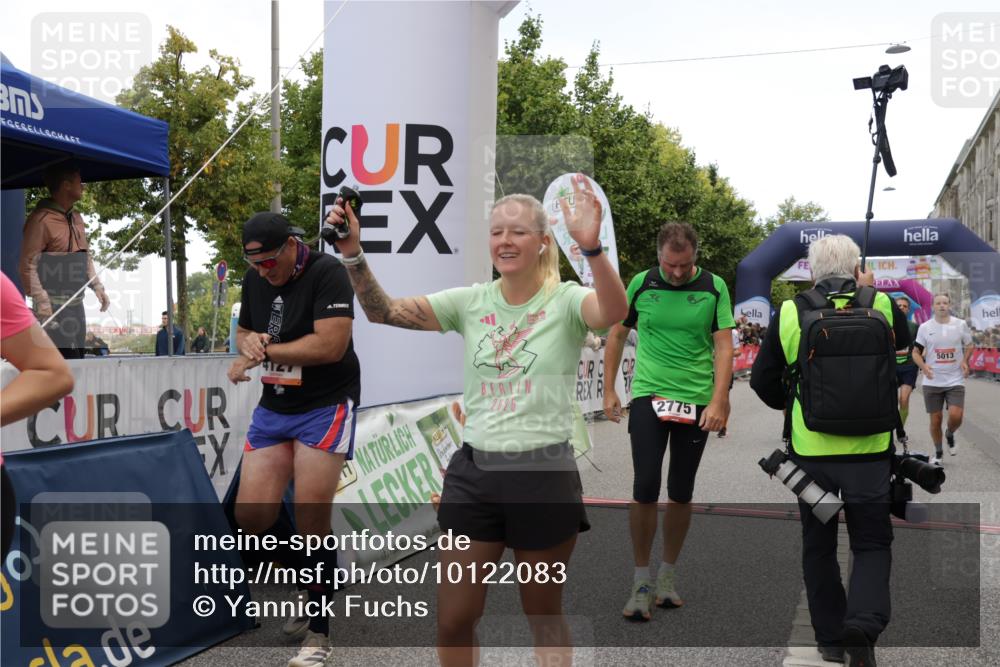 06.09.2026 - CURREX Alsterlauf Yannick Fuchs http://msf.ph/oto/10122083 06.09.2026 10:02:03 Ziel 2113, 2775, 3090, 3547, 3585, 3883, 4127, 5013, 5265, 5466, 5485, 5769, 5899, 6208, 8096 meine-sportfotos.de