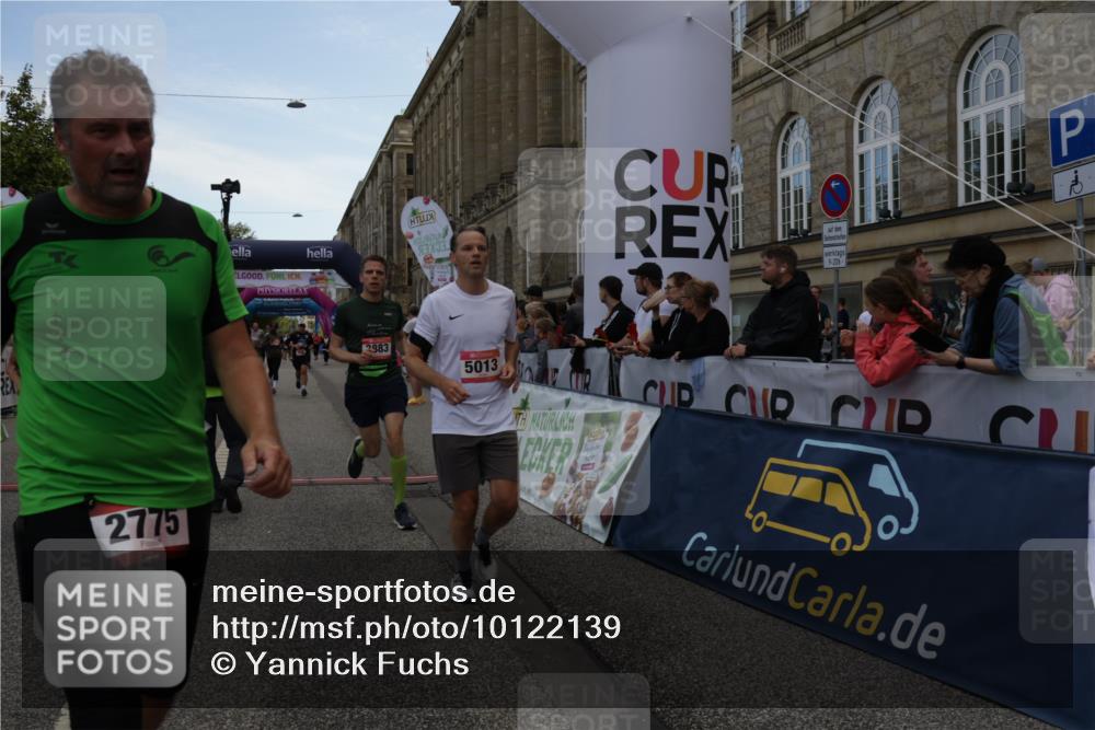 06.09.2026 - CURREX Alsterlauf Yannick Fuchs http://msf.ph/oto/10122139 06.09.2026 10:02:05 Ziel 2113, 2775, 3090, 3547, 3585, 3883, 4097, 4127, 4734, 5013, 5265, 5466, 5485, 5769, 6208, 8175 meine-sportfotos.de