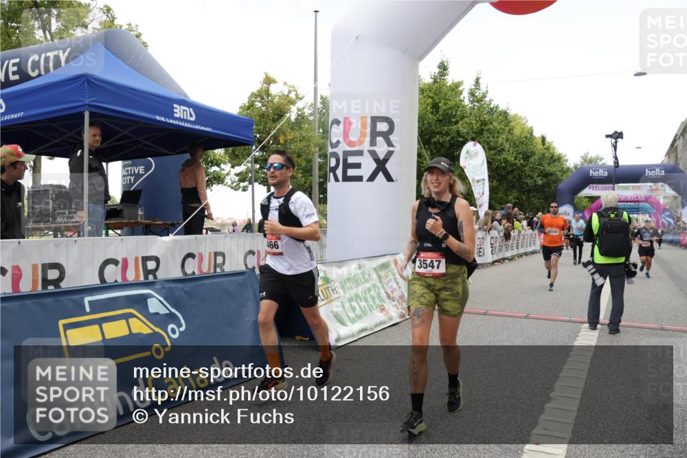 06.09.2026 - CURREX Alsterlauf Yannick Fuchs http://msf.ph/oto/10122156 06.09.2026 10:02:06 Ziel 2113, 2775, 3090, 3547, 3585, 3883, 4097, 4127, 4734, 5013, 5265, 5466, 5485, 5769, 6208, 8175 meine-sportfotos.de