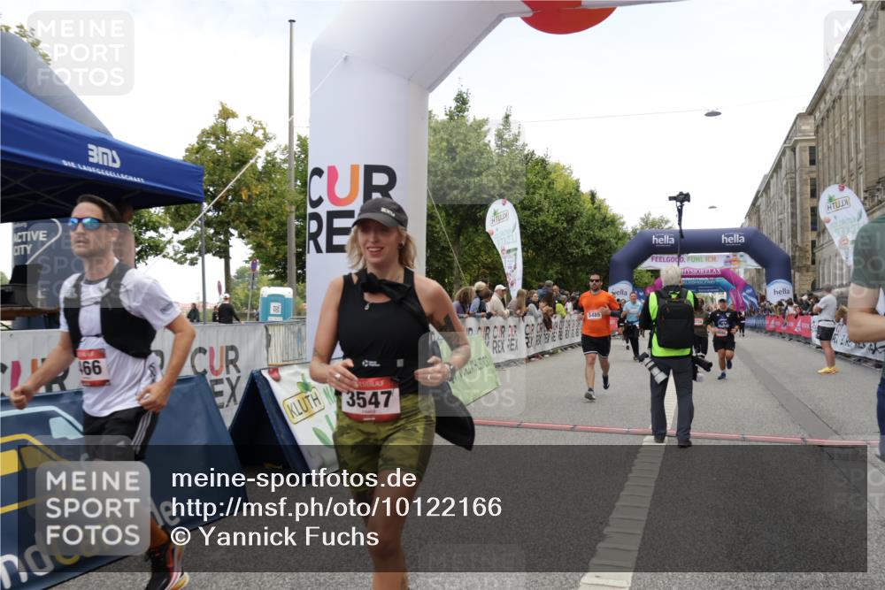 06.09.2026 - CURREX Alsterlauf Yannick Fuchs http://msf.ph/oto/10122166 06.09.2026 10:02:06 Ziel 2113, 2775, 3090, 3547, 3585, 3883, 4097, 4127, 4734, 5013, 5265, 5466, 5485, 5769, 6208, 8175 meine-sportfotos.de