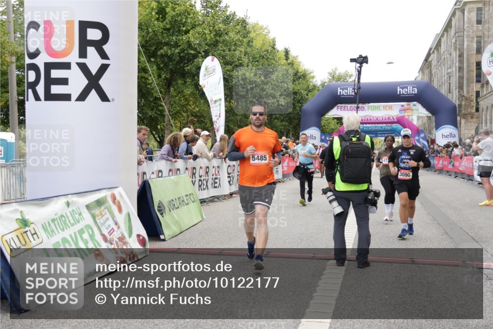 06.09.2026 - CURREX Alsterlauf Yannick Fuchs http://msf.ph/oto/10122177 06.09.2026 10:02:07 Ziel 2113, 2513, 2775, 3090, 3547, 3585, 3800, 3883, 4097, 4127, 4734, 5013, 5466, 5485, 5769, 6208, 8175 meine-sportfotos.de