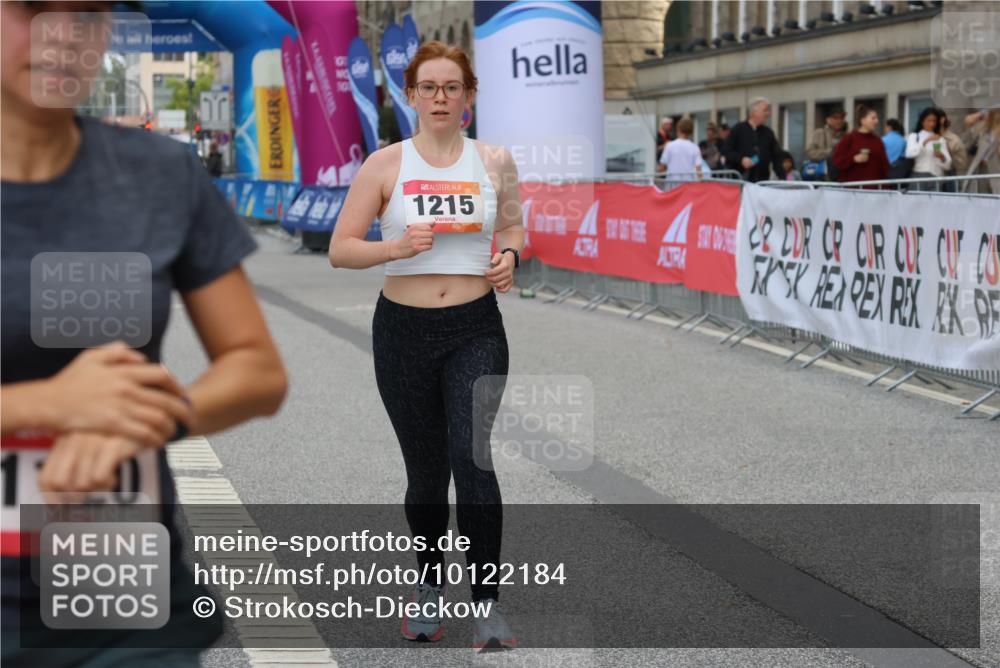 06.09.2026 - CURREX Alsterlauf Strokosch-Dieckow http://msf.ph/oto/10122184 06.09.2026 12:06:15 Ziel 1120, 1200, 1215, 1266, 4444 meine-sportfotos.de