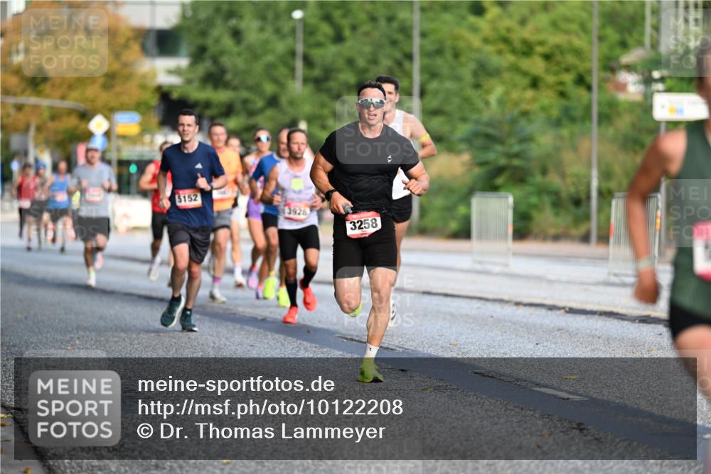 06.09.2026 - CURREX Alsterlauf Dr. Thomas Lammeyer http://msf.ph/oto/10122208 06.09.2026 09:37:14 Laufen 5152, 3928, 3258 meine-sportfotos.de