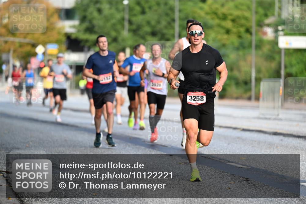 06.09.2026 - CURREX Alsterlauf Dr. Thomas Lammeyer http://msf.ph/oto/10122221 06.09.2026 09:37:15 Laufen 3258 meine-sportfotos.de