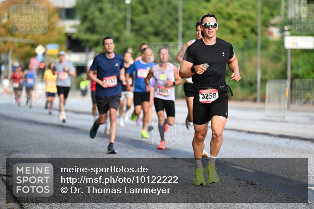 06.09.2026 - CURREX Alsterlauf Dr. Thomas Lammeyer http://msf.ph/oto/10122222 06.09.2026 09:37:15 Laufen 152, 3830, 3258, 0700 meine-sportfotos.de