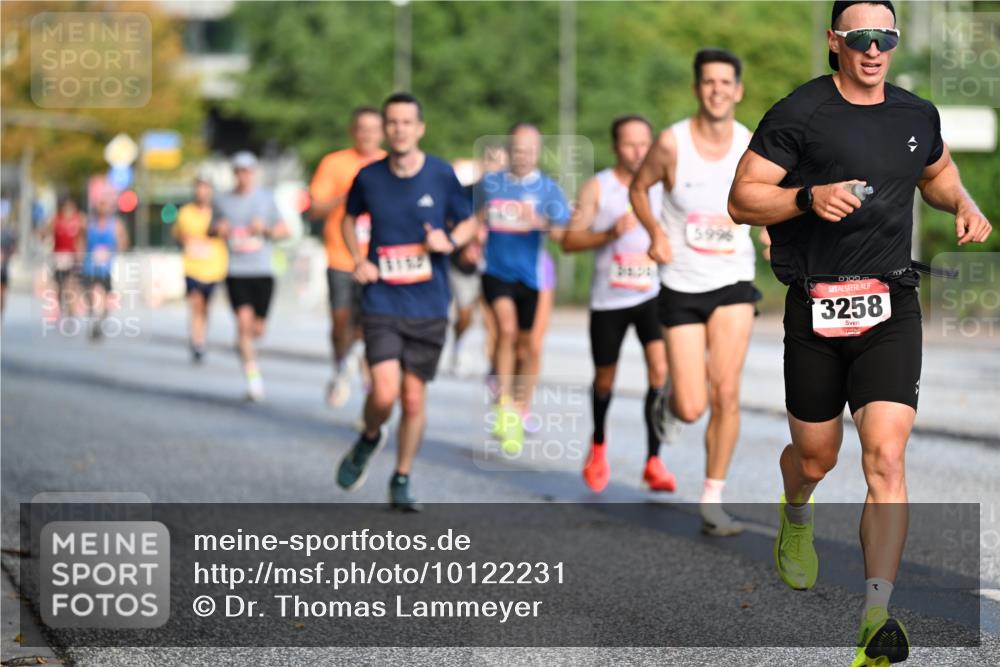 06.09.2026 - CURREX Alsterlauf Dr. Thomas Lammeyer http://msf.ph/oto/10122231 06.09.2026 09:37:16 Laufen 3258 meine-sportfotos.de
