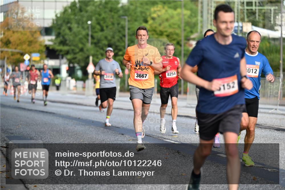 06.09.2026 - CURREX Alsterlauf Dr. Thomas Lammeyer http://msf.ph/oto/10122246 06.09.2026 09:37:19 Laufen 2858, 3667, 8254, 152, 3012 meine-sportfotos.de