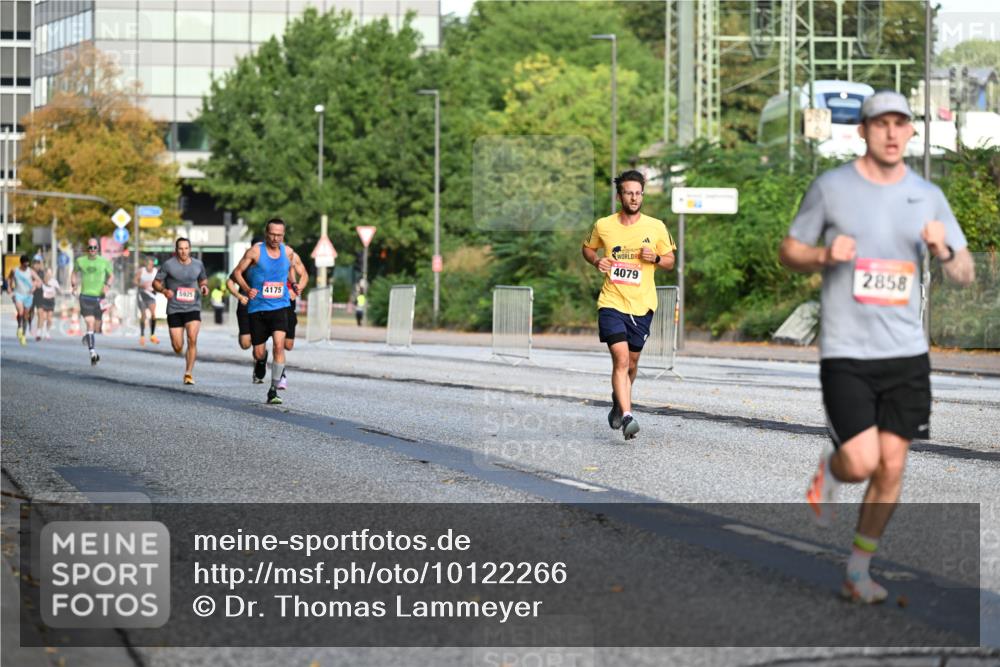 06.09.2026 - CURREX Alsterlauf Dr. Thomas Lammeyer http://msf.ph/oto/10122266 06.09.2026 09:37:22 Laufen 4175, 5925, 4079, 2858 meine-sportfotos.de
