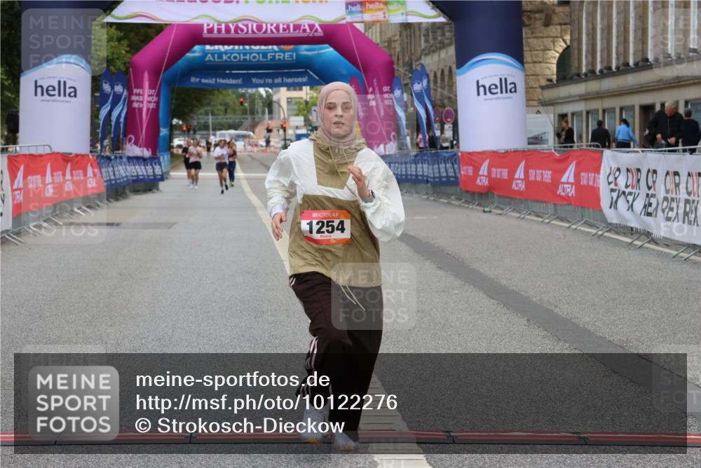 06.09.2026 - CURREX Alsterlauf Strokosch-Dieckow http://msf.ph/oto/10122276 06.09.2026 12:06:22 Ziel 1200, 1215, 1254, 1266 meine-sportfotos.de