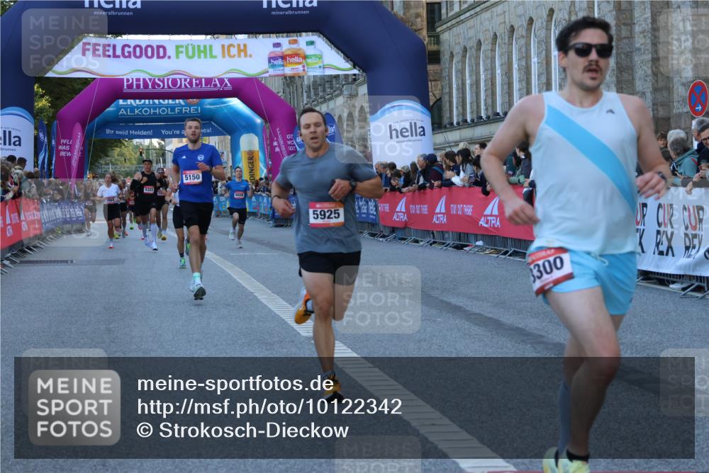 06.09.2026 - CURREX Alsterlauf Strokosch-Dieckow http://msf.ph/oto/10122342 06.09.2026 09:40:09 Ziel 2211, 2831, 3300, 5150, 5925 meine-sportfotos.de