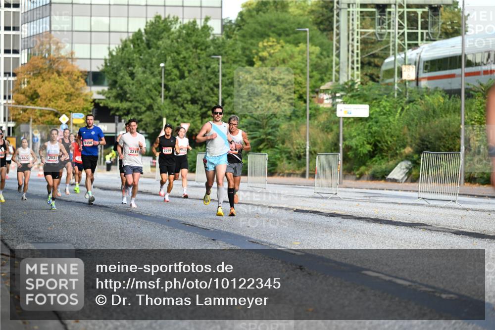 06.09.2026 - CURREX Alsterlauf Dr. Thomas Lammeyer http://msf.ph/oto/10122345 06.09.2026 09:37:33 Laufen 6222, 2831, 5150, 2211, 2299, 5989 meine-sportfotos.de