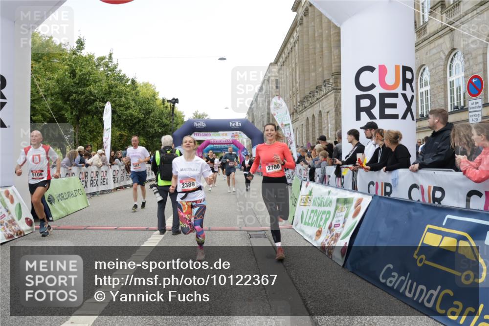 06.09.2026 - CURREX Alsterlauf Yannick Fuchs http://msf.ph/oto/10122367 06.09.2026 10:02:15 Ziel 2147, 2389, 2513, 2700, 3090, 3613, 3728, 3800, 4097, 4459, 4734, 4872, 5109, 5485, 5539, 5540, 5728, 5772, 6207, 6383, 8175 meine-sportfotos.de