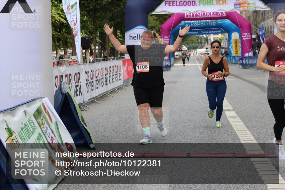 06.09.2026 - CURREX Alsterlauf Strokosch-Dieckow http://msf.ph/oto/10122381 06.09.2026 12:06:50 Ziel 1108, 1261, 1262 meine-sportfotos.de