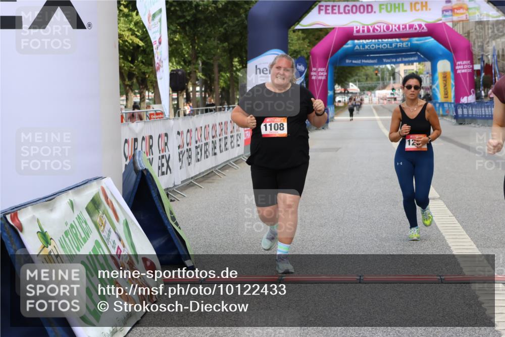 06.09.2026 - CURREX Alsterlauf Strokosch-Dieckow http://msf.ph/oto/10122433 06.09.2026 12:06:51 Ziel 1108, 1261, 1262 meine-sportfotos.de