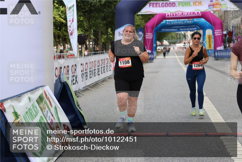 06.09.2026 - CURREX Alsterlauf Strokosch-Dieckow http://msf.ph/oto/10122451 06.09.2026 12:06:51 Ziel 1108, 1261, 1262 meine-sportfotos.de