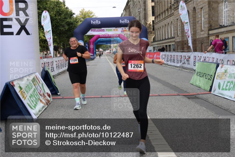 06.09.2026 - CURREX Alsterlauf Strokosch-Dieckow http://msf.ph/oto/10122487 06.09.2026 12:06:52 Ziel 1108, 1261, 1262 meine-sportfotos.de