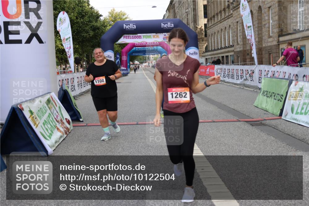 06.09.2026 - CURREX Alsterlauf Strokosch-Dieckow http://msf.ph/oto/10122504 06.09.2026 12:06:52 Ziel 1108, 1261, 1262 meine-sportfotos.de