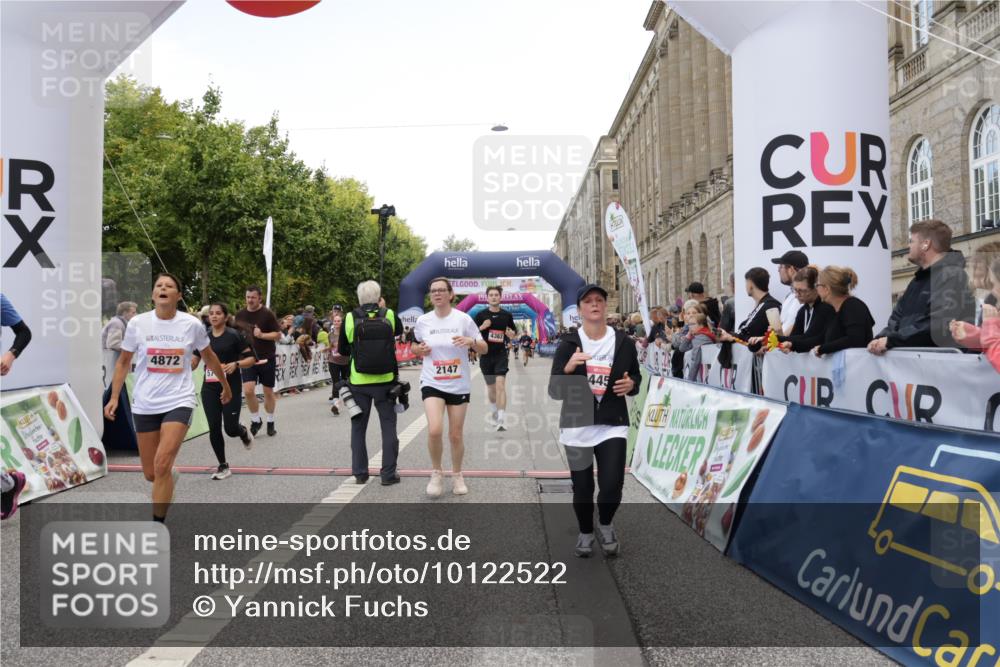06.09.2026 - CURREX Alsterlauf Yannick Fuchs http://msf.ph/oto/10122522 06.09.2026 10:02:20 Ziel 2147, 2389, 2700, 3613, 3728, 4363, 4459, 4817, 4872, 5075, 5079, 5109, 5328, 5539, 5540, 5728, 5772, 5893, 6207, 6383 meine-sportfotos.de