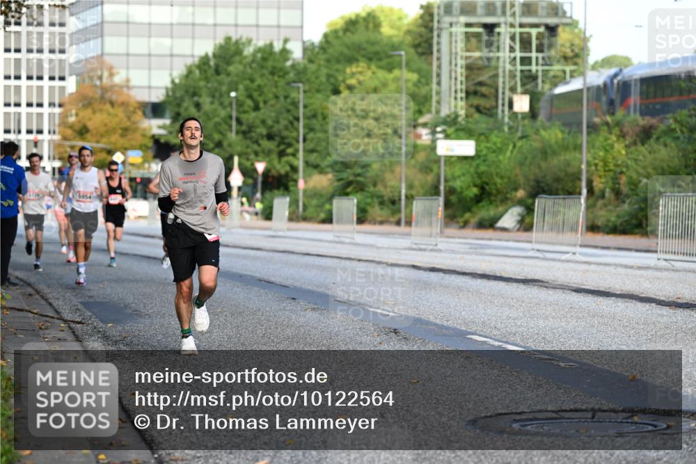 06.09.2026 - CURREX Alsterlauf Dr. Thomas Lammeyer http://msf.ph/oto/10122564 06.09.2026 09:38:05 Laufen 954 meine-sportfotos.de