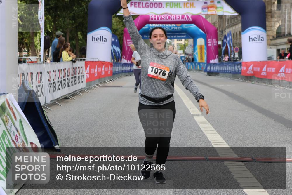 06.09.2026 - CURREX Alsterlauf Strokosch-Dieckow http://msf.ph/oto/10122565 06.09.2026 12:07:30 Ziel 1076, 3821, 3822 meine-sportfotos.de