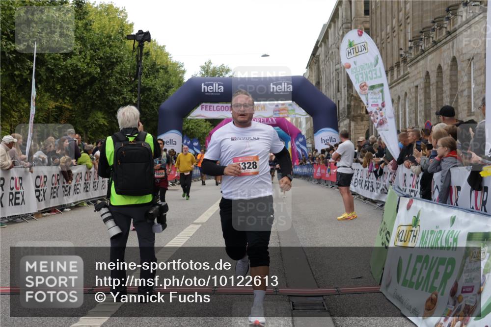 06.09.2026 - CURREX Alsterlauf Yannick Fuchs http://msf.ph/oto/10122613 06.09.2026 10:02:23 Ziel 2147, 2817, 3447, 3613, 4363, 4459, 4817, 4872, 5075, 5079, 5328, 5539, 5540, 5655, 5772, 5893, 6207, 6233, 6383 meine-sportfotos.de