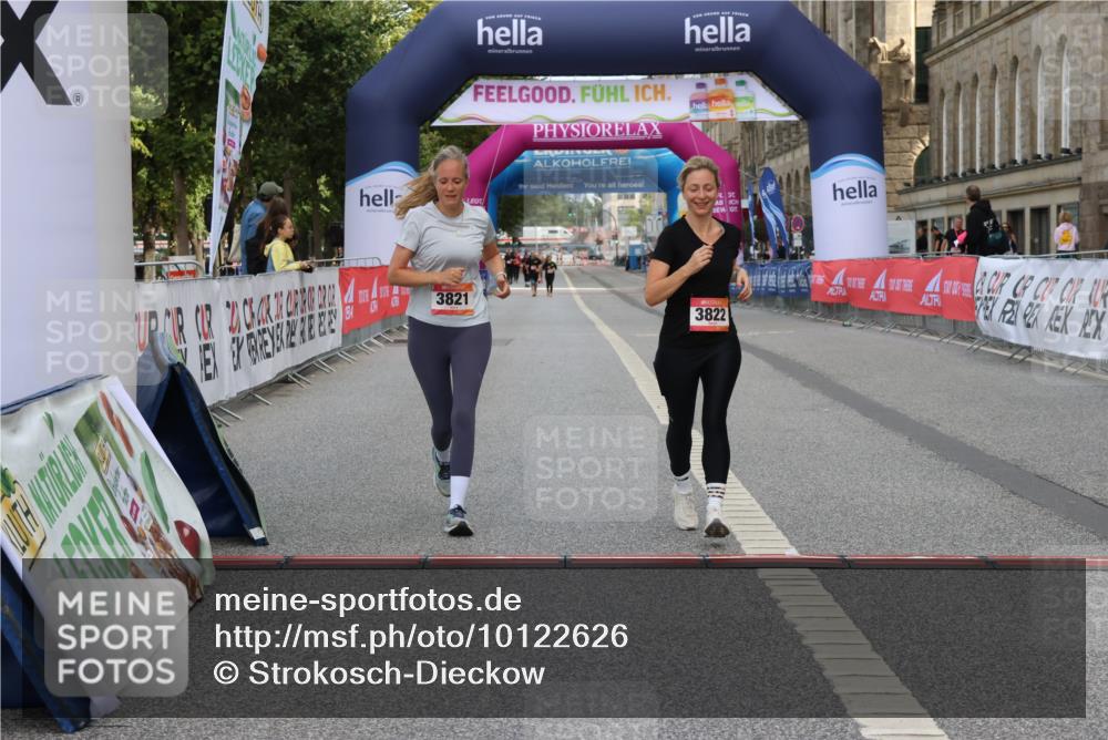 06.09.2026 - CURREX Alsterlauf Strokosch-Dieckow http://msf.ph/oto/10122626 06.09.2026 12:07:35 Ziel 1076, 3821, 3822 meine-sportfotos.de