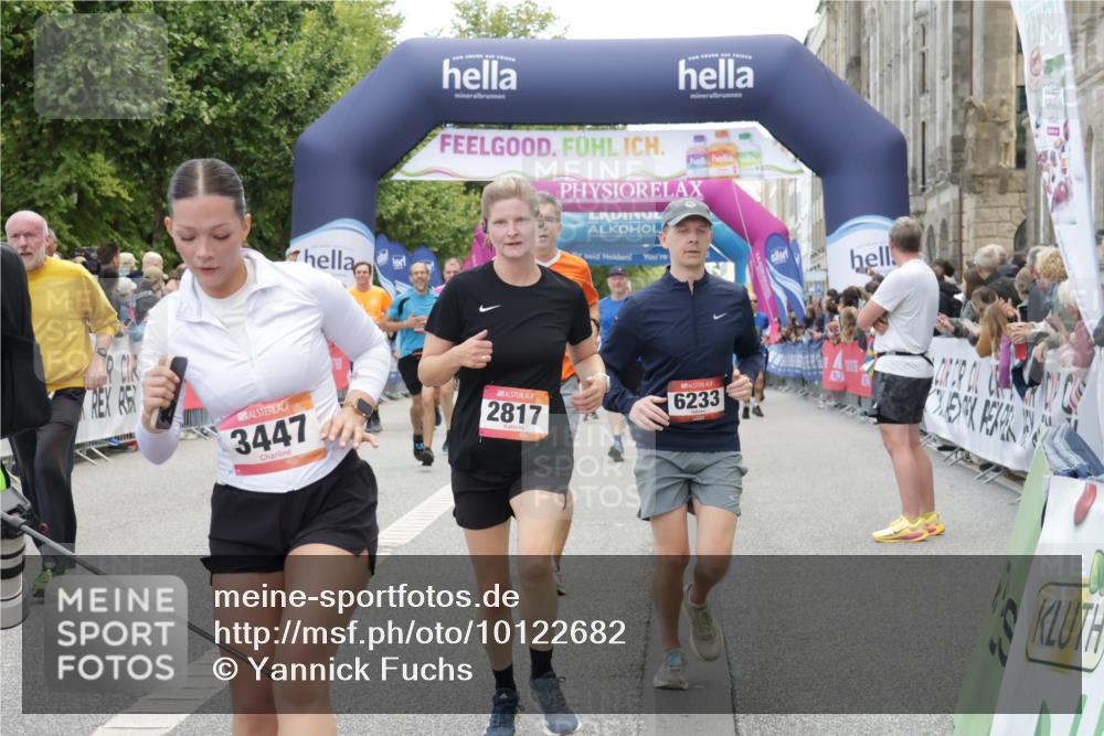 06.09.2026 - CURREX Alsterlauf Yannick Fuchs http://msf.ph/oto/10122682 06.09.2026 10:02:26 Ziel 2147, 2817, 3062, 3447, 3613, 4363, 4459, 4817, 4872, 5075, 5079, 5328, 5655, 5772, 5893, 6152, 6207, 6233 meine-sportfotos.de
