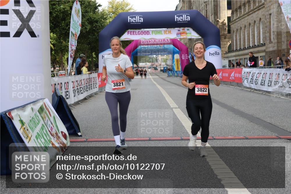 06.09.2026 - CURREX Alsterlauf Strokosch-Dieckow http://msf.ph/oto/10122707 06.09.2026 12:07:36 Ziel 1076, 3821, 3822 meine-sportfotos.de