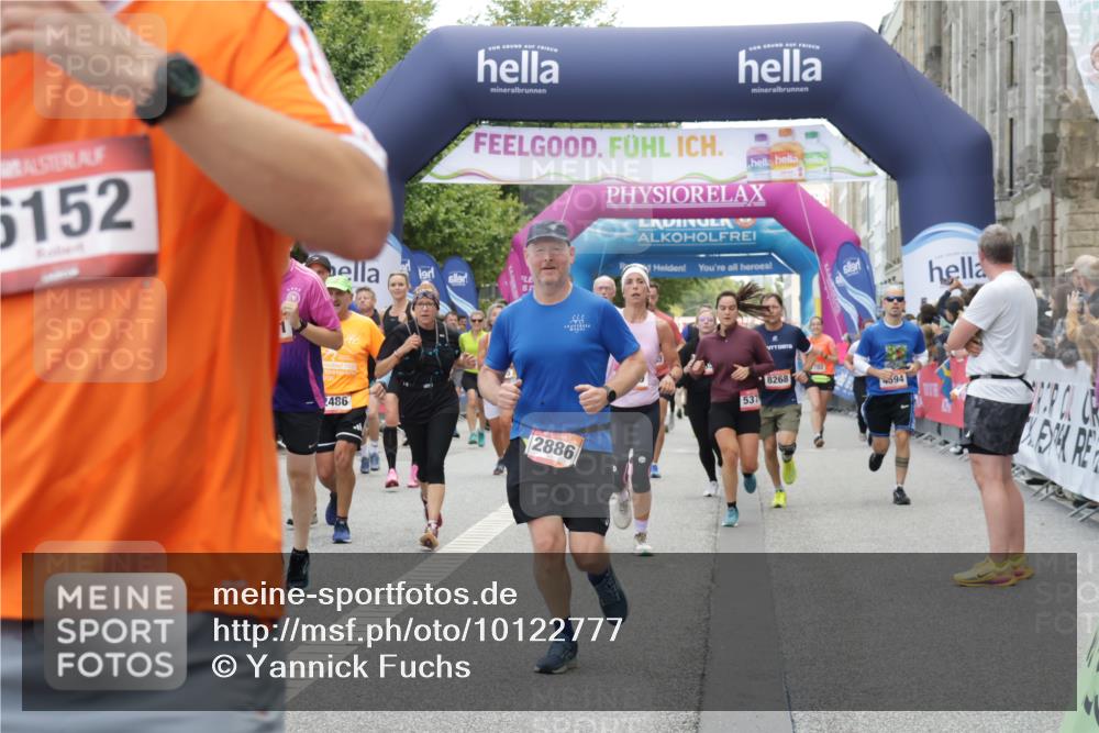 06.09.2026 - CURREX Alsterlauf Yannick Fuchs http://msf.ph/oto/10122777 06.09.2026 10:02:30 Ziel 2486, 2488, 2817, 2886, 3062, 3447, 3790, 3858, 3882, 4173, 4550, 5075, 5328, 5379, 5517, 5655, 6152, 6174, 6233, 8268, 8331 meine-sportfotos.de