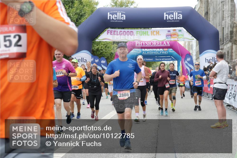06.09.2026 - CURREX Alsterlauf Yannick Fuchs http://msf.ph/oto/10122785 06.09.2026 10:02:30 Ziel 2486, 2488, 2817, 2886, 3062, 3447, 3790, 3858, 3882, 4173, 4550, 5075, 5328, 5379, 5517, 5655, 6152, 6174, 6233, 8268, 8331 meine-sportfotos.de